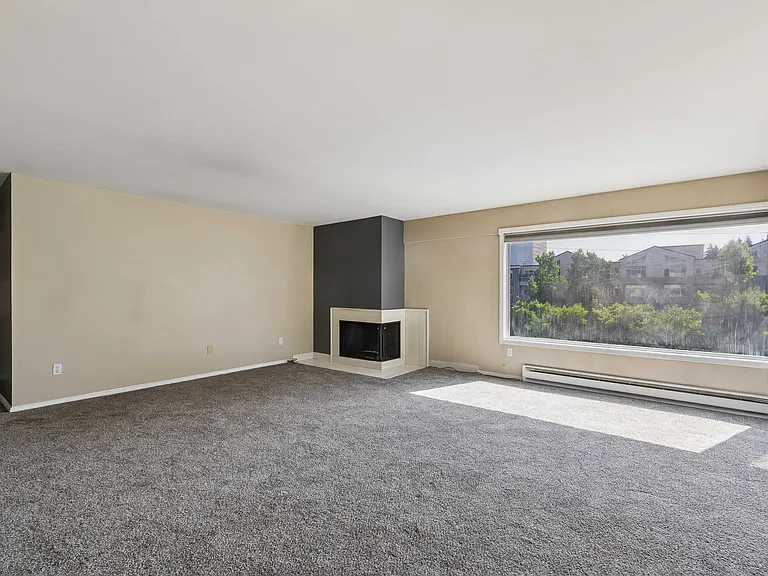 10129 Main St #301 — Photo 10