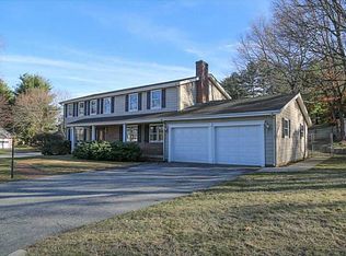 3 Hedge Rd, Lincoln, RI 02865