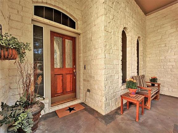 5th image of 11504 Medallion Ln