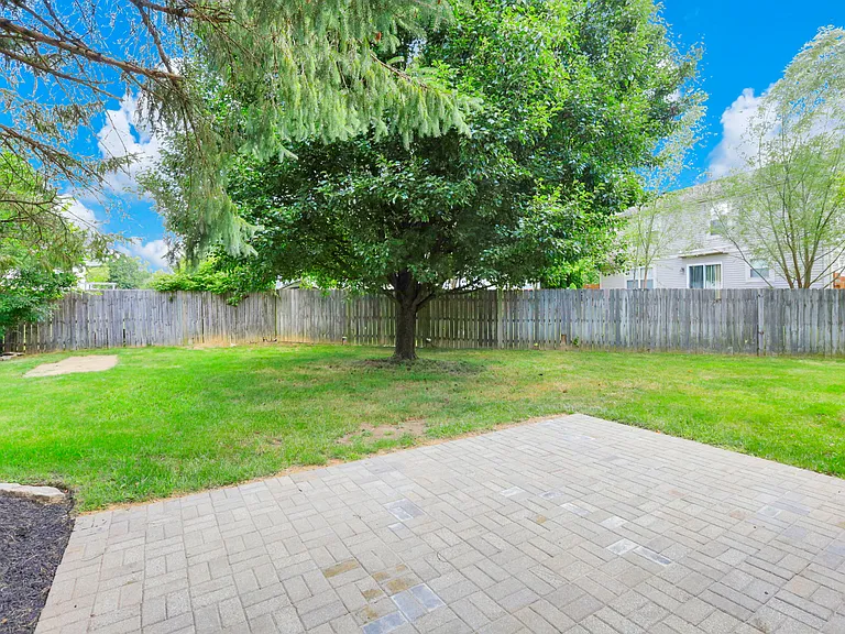 933 Briaro St — Photo 45