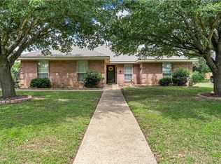 621 Expedition Trl, Hewitt, TX 76643