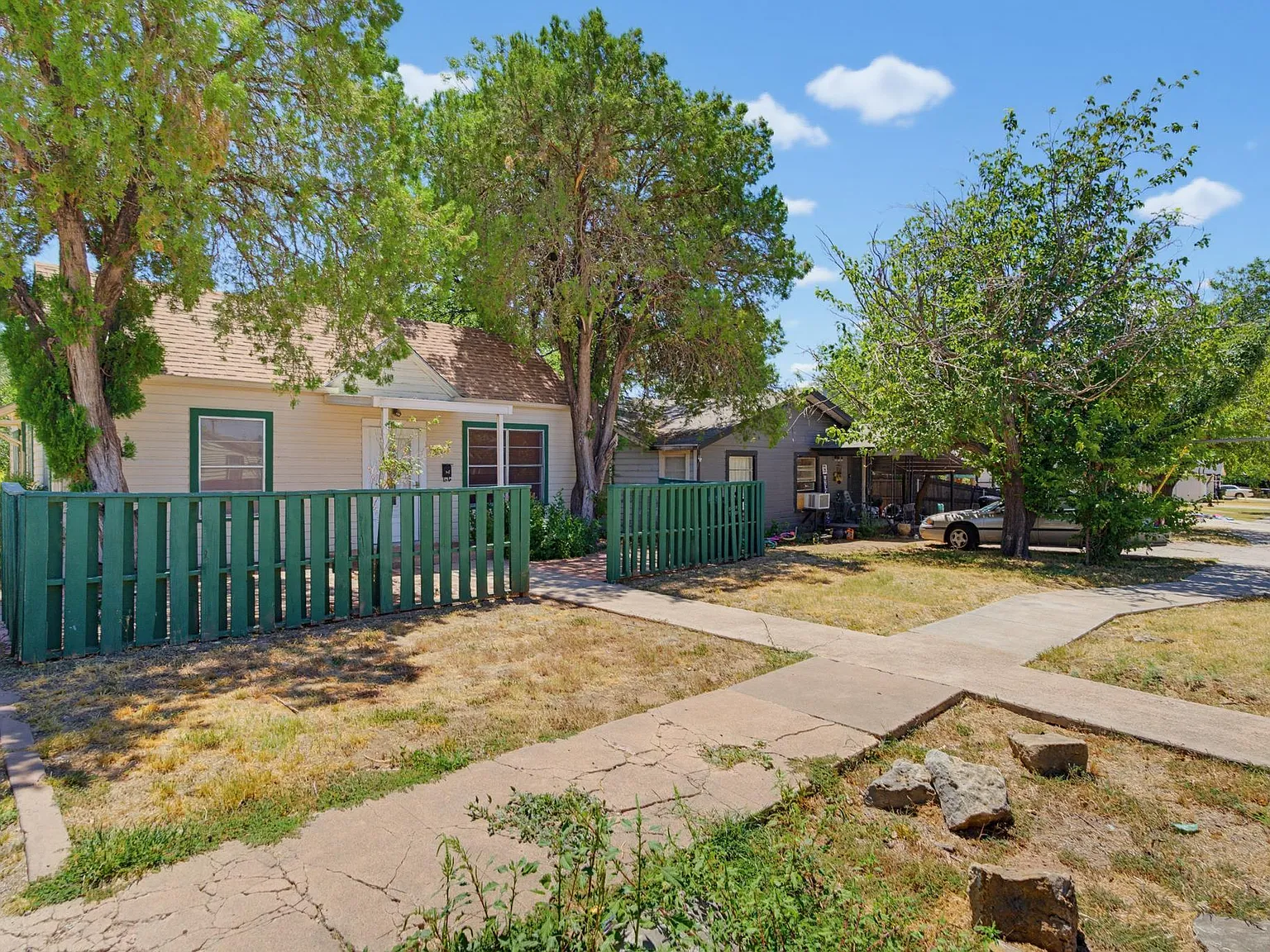 2 bed, 987 sqft, $1,700 — Photo 2