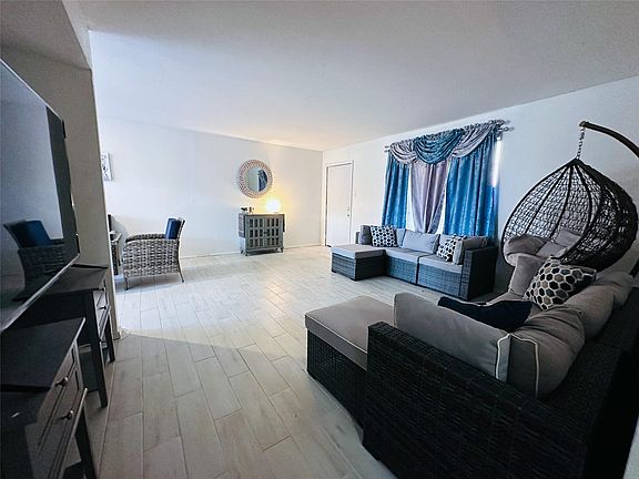 2nd image of 5625 Antoine Dr #813