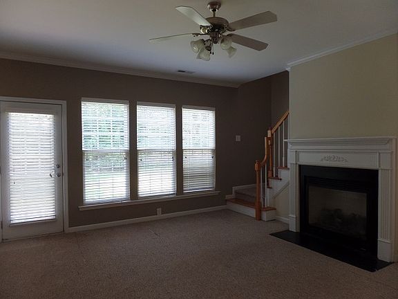 1005 Red Hat Living Room