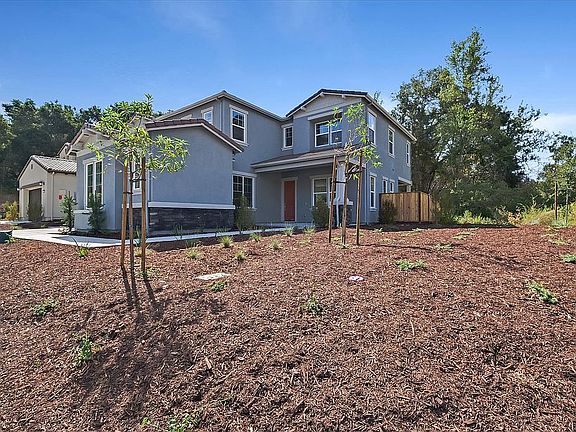 3rd image of 117 Village Ln
