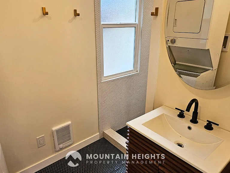 1074 E Kensington Ave — Photo 14