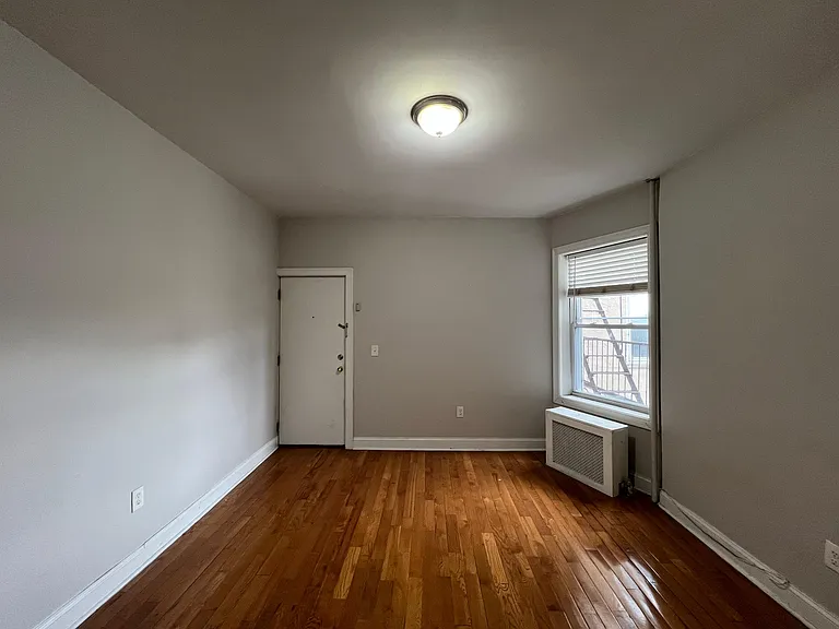 945 Pavonia Ave #32E — Photo 3