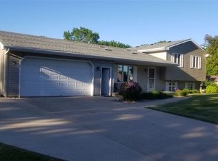 1102 Trailwood Dr, De Pere, WI 54115