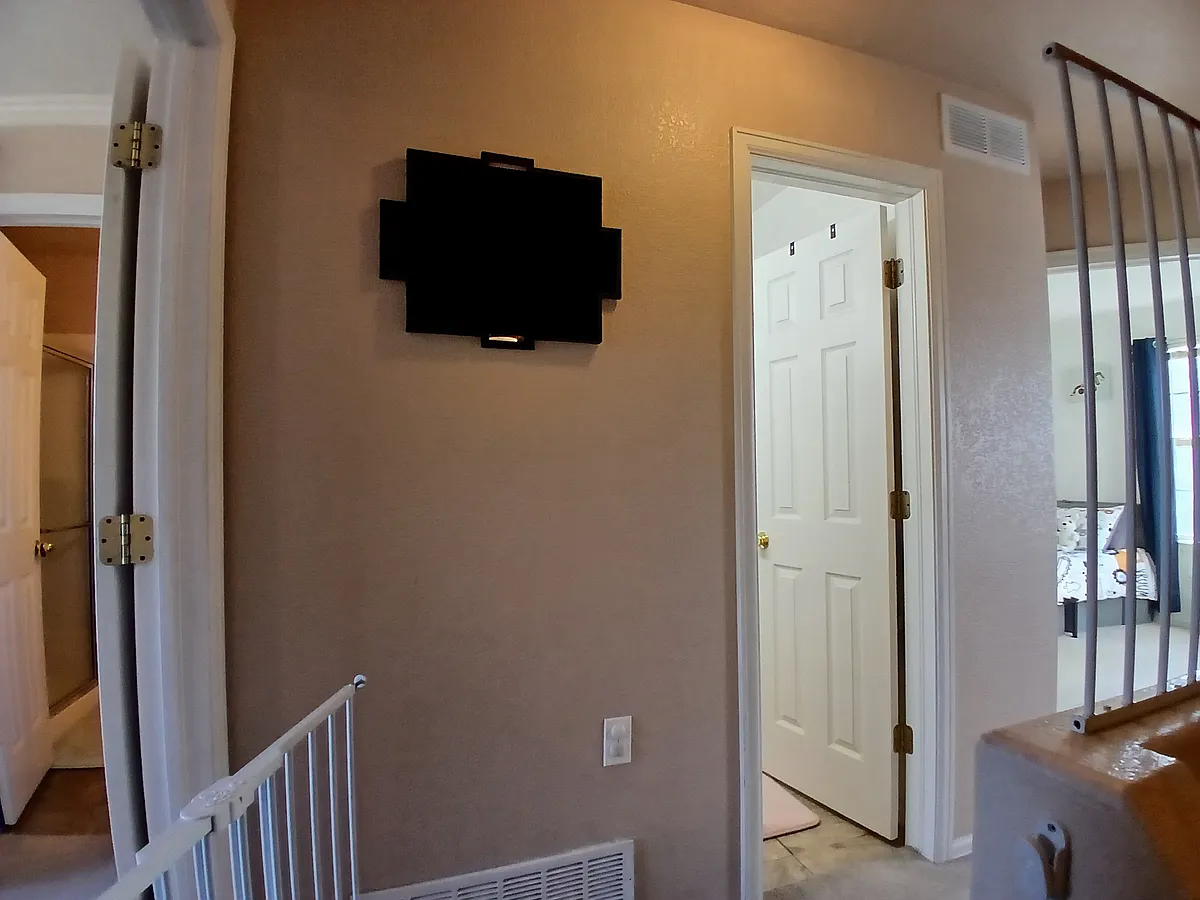 Building Photo - 7996 Shamrock Cir