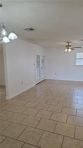 3 bed, 1.5 bath, 1500 sqft, $1,425 — Photo 3