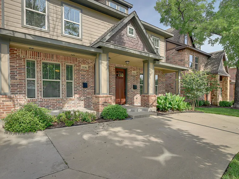 3238 McCart Ave — Photo 2