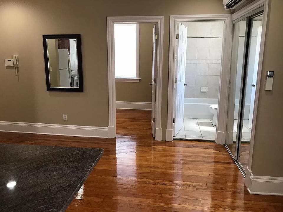 1st image of 4238 McPherson Ave #1N