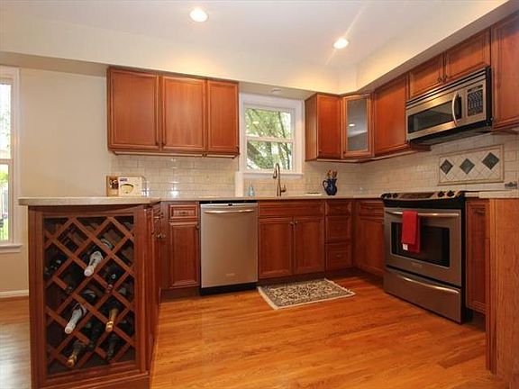 2nd image of 9050 Symmesview Ct