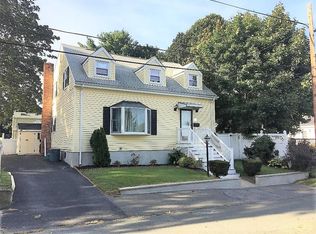 29 Arnold Ave, Peabody, MA 01960