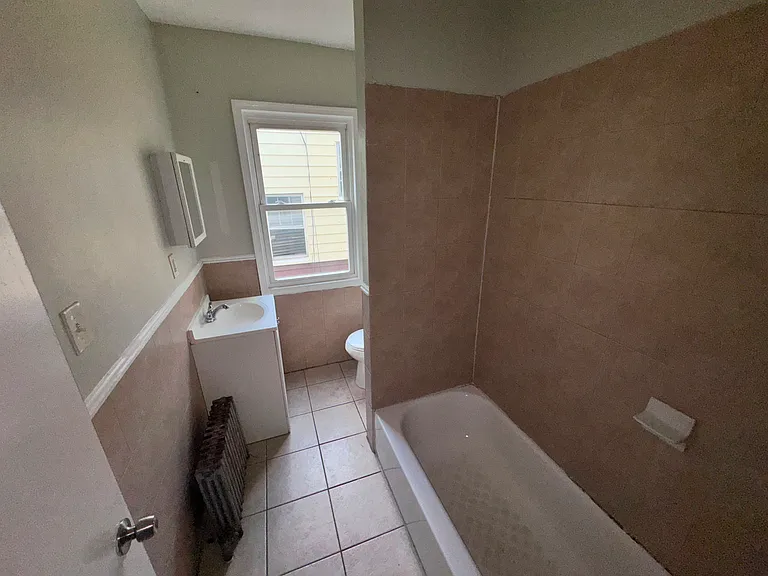 229 Alexander St #2F — Photo 6