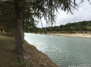 172 Lake Rd, Lakehills, TX 78063