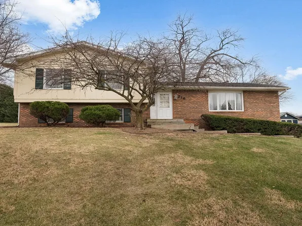 216 Fox Trot, Dixon, IL 61021