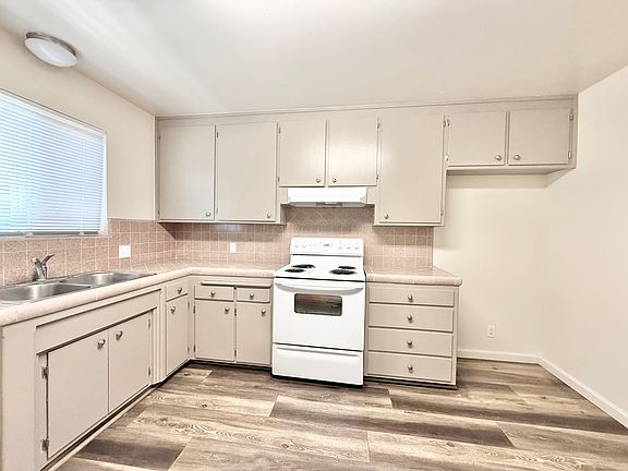 2nd image of 232 Poplar Ave