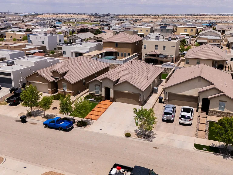 12485 Knightsbridge Dr — Photo 50