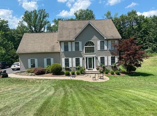 40 Hickory Rd, Sloatsburg, NY 10974