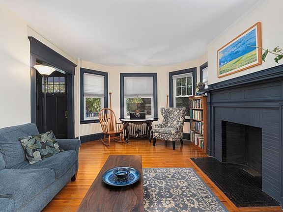 4th image of 610 Hope St
