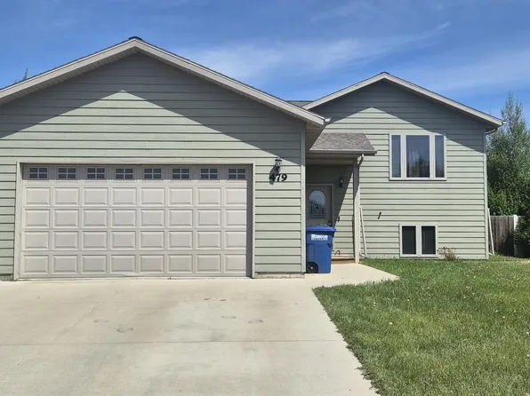 479 37th St E, Dickinson, ND 58601