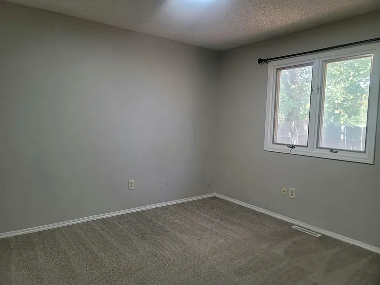 1460 N Northwest Pkwy — Photo 8