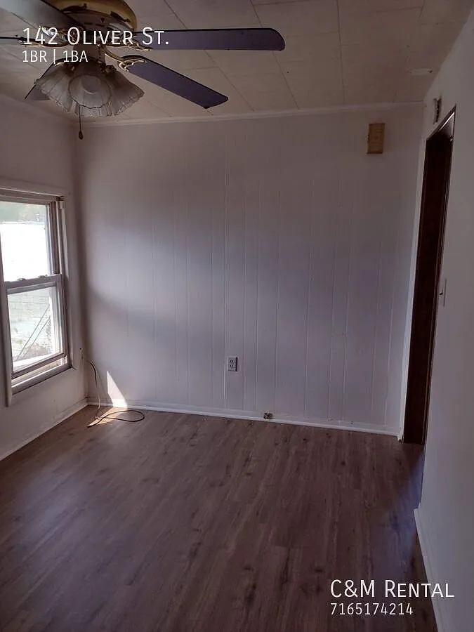 1 bd rm apt — Photo 3