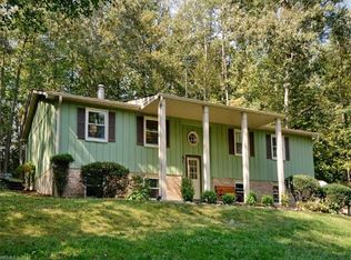 144 Shelly Dr, Hendersonville, NC 28792