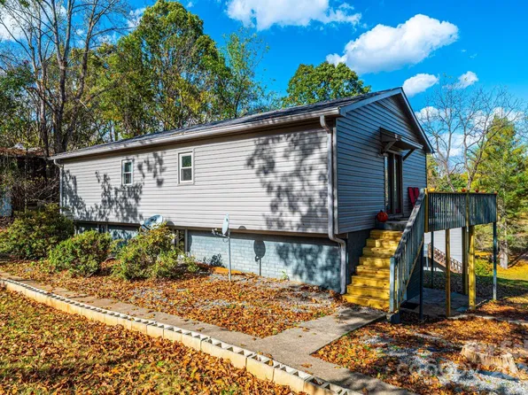 2124 Saint Pauls Church Rd, Newton, NC 28658