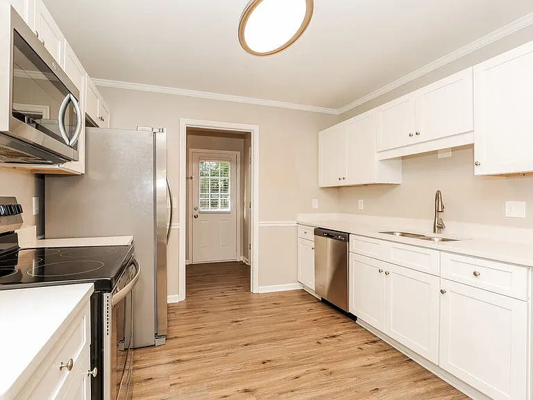 2409 Racquet Club Dr — Photo 10