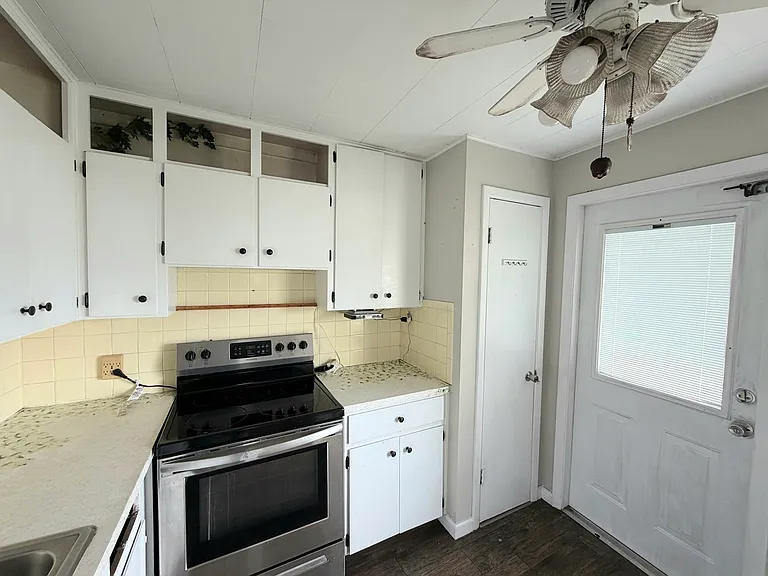 608 Lemon St — Photo 5