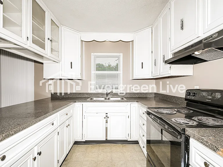 6114 Wedgewood Way — Photo 6