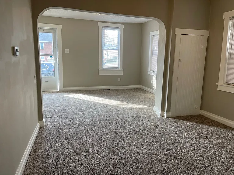 19 E Lancaster St — Photo 10