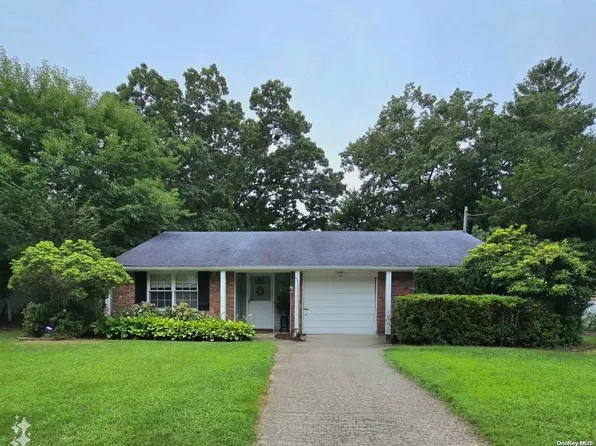 36 Starfire Drive Drive, Centereach, NY 11720