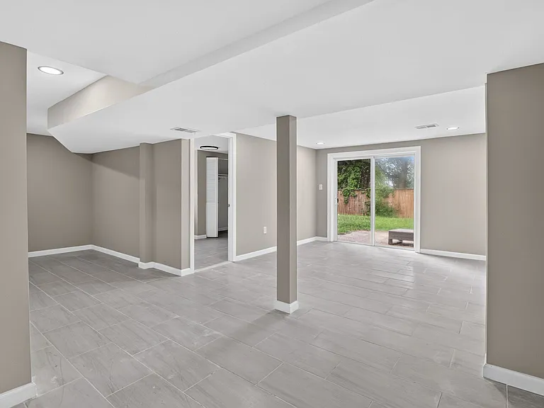8116 Scotts Level Rd — Photo 14