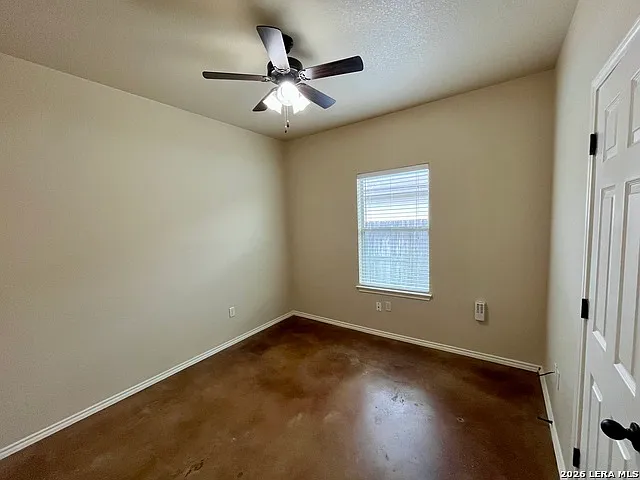 185 Joanne Cv — Photo 10