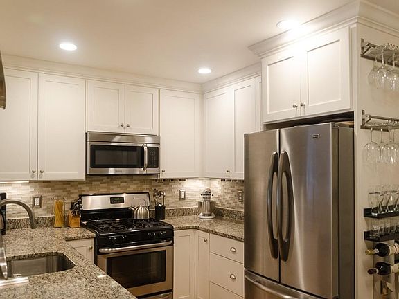 3rd image of 153 Sumner St Unit 10