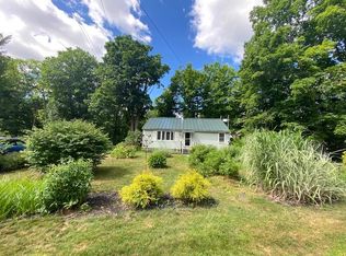 2 Valley View Rd, Williamsburg, MA 01096