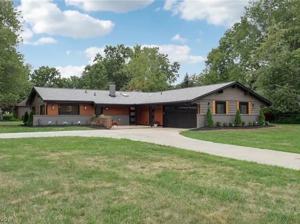 29101 Wolf Rd, Bay Village, OH 44140