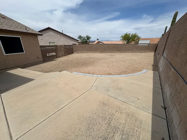 7815 S Wild Primrose Ave — Photo 28