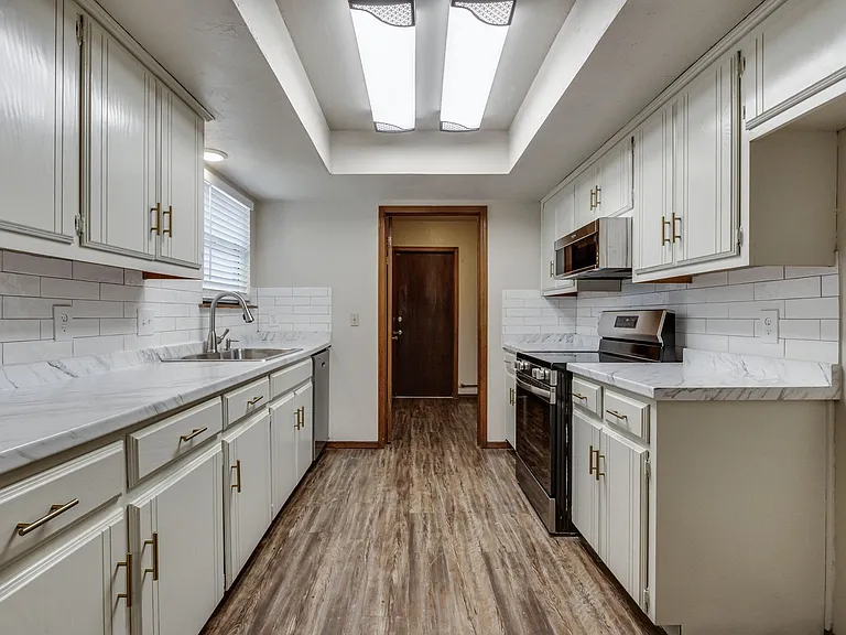 1705 N Gleason Ave — Photo 17
