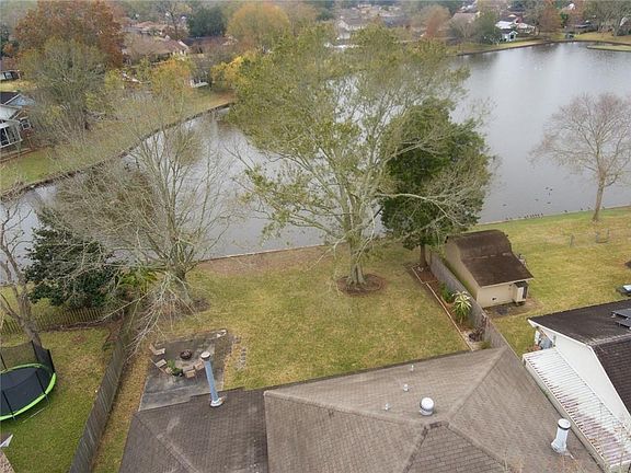 4th image of 624 Fairway Dr