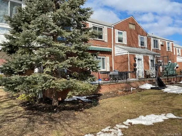 74-39 260th Street #G-1, Glen Oaks, NY 11004