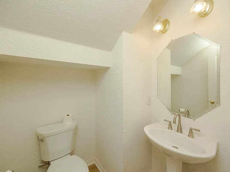 3103 Kingsbury Dr — Photo 16