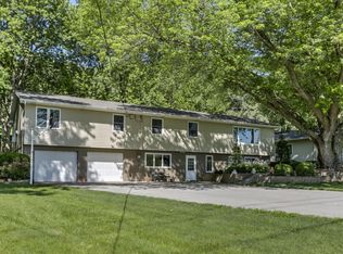 240 Hubbard Rd, Council Bluffs, IA 51503