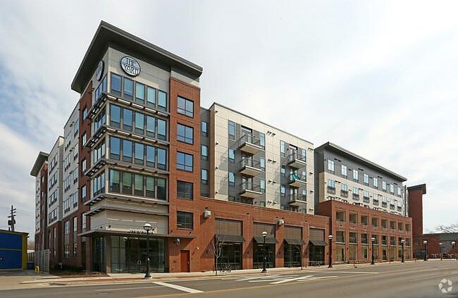 2nd image of 615 S Main St APT 505A