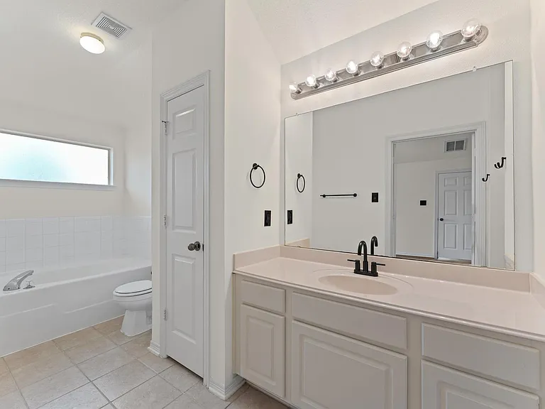 24911 Sandusky Dr — Photo 14