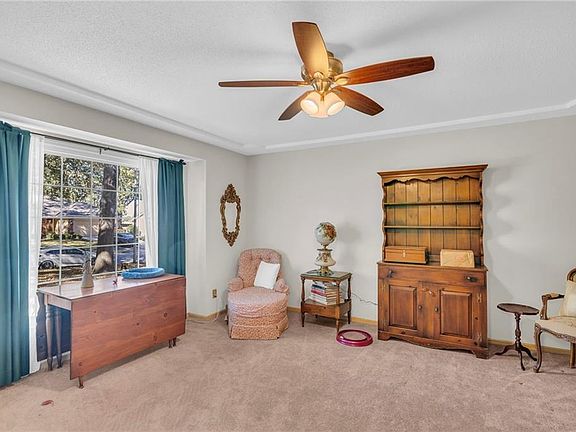 3rd image of 4713 Ballentine St