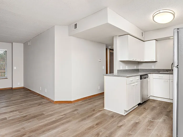Oak Ridge Park Apartments — Photo 17